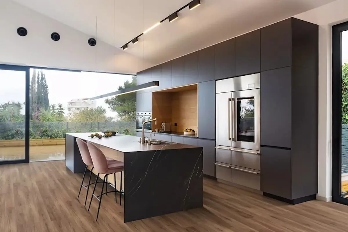 Parquet in legno massiccio in camera da letto